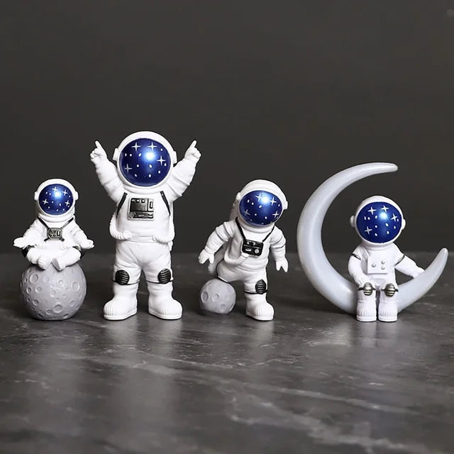 4 pcs Astronaut Figure Statue