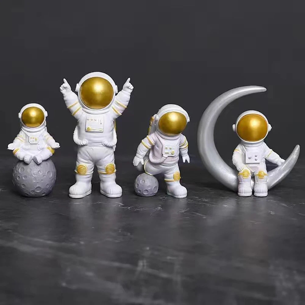 4 pcs Astronaut Figure Statue