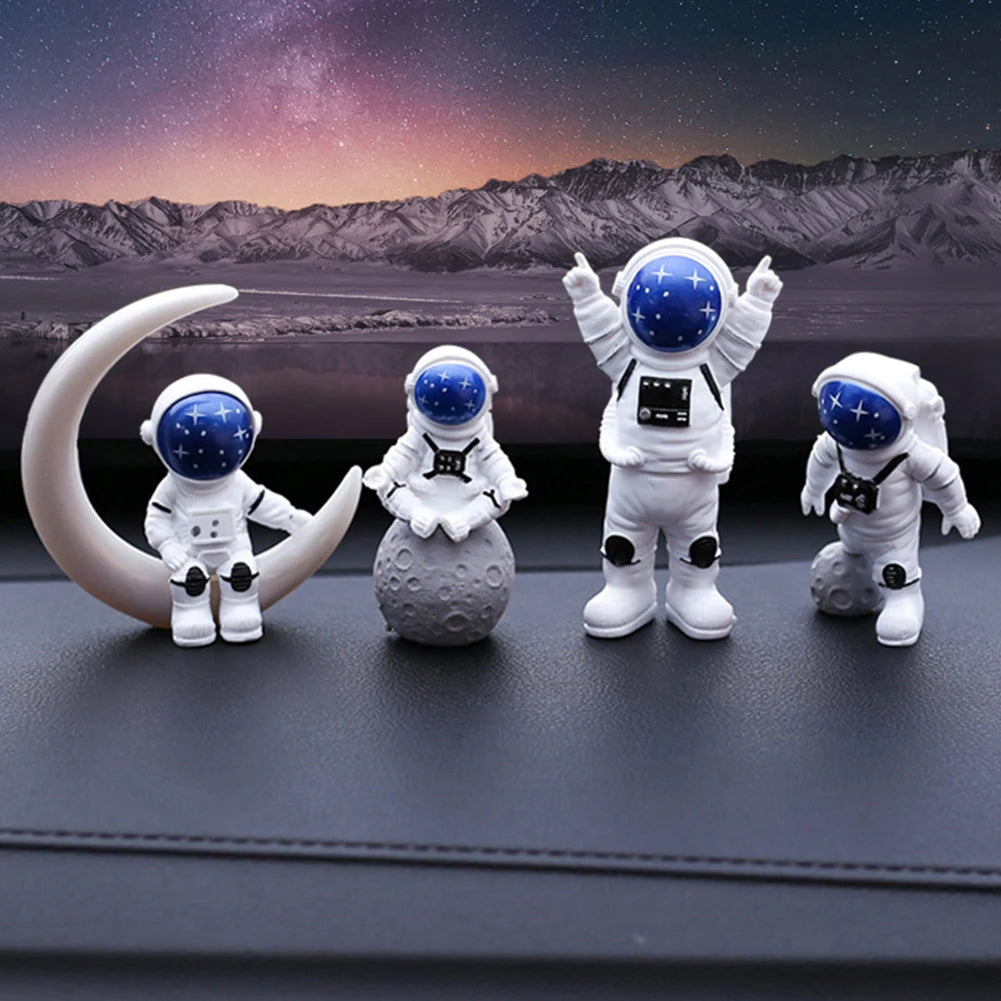 4 pcs Astronaut Figure Statue