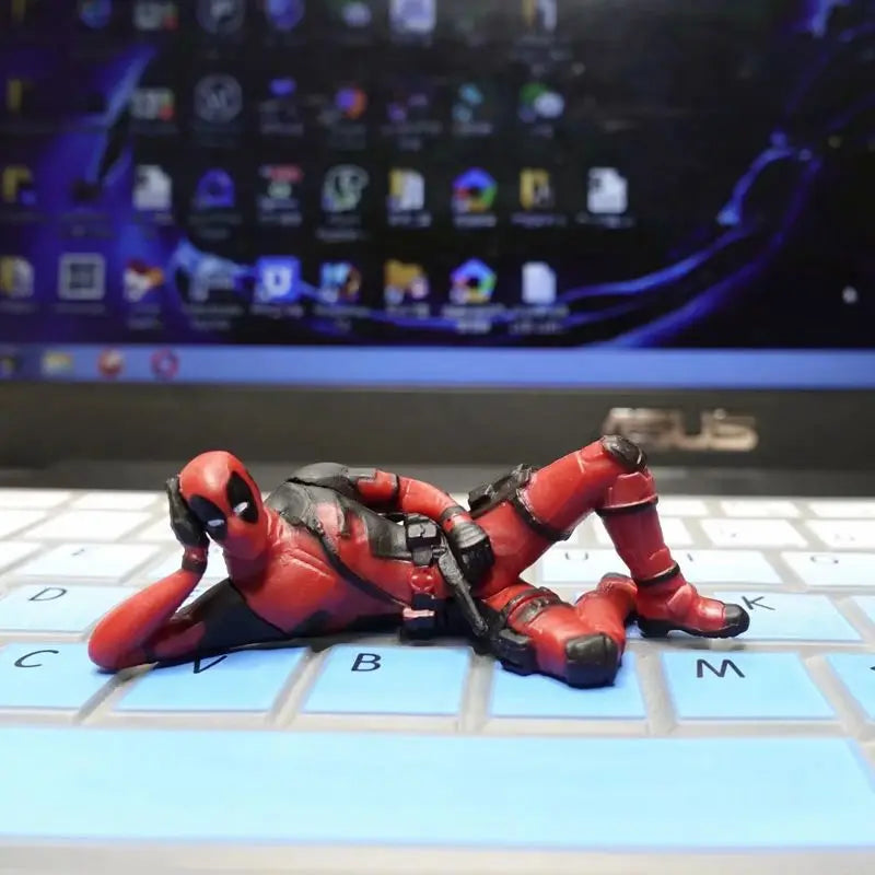 6 Desk Decoration Deadpool Toys