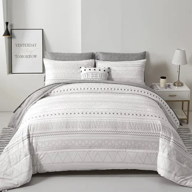 7 Pieces Comforter Set King/Queen