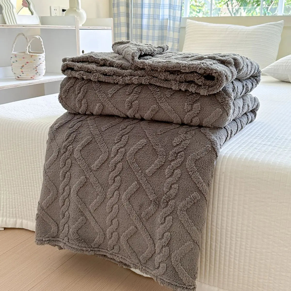 Curling Single-Layer Taffeta Blanket