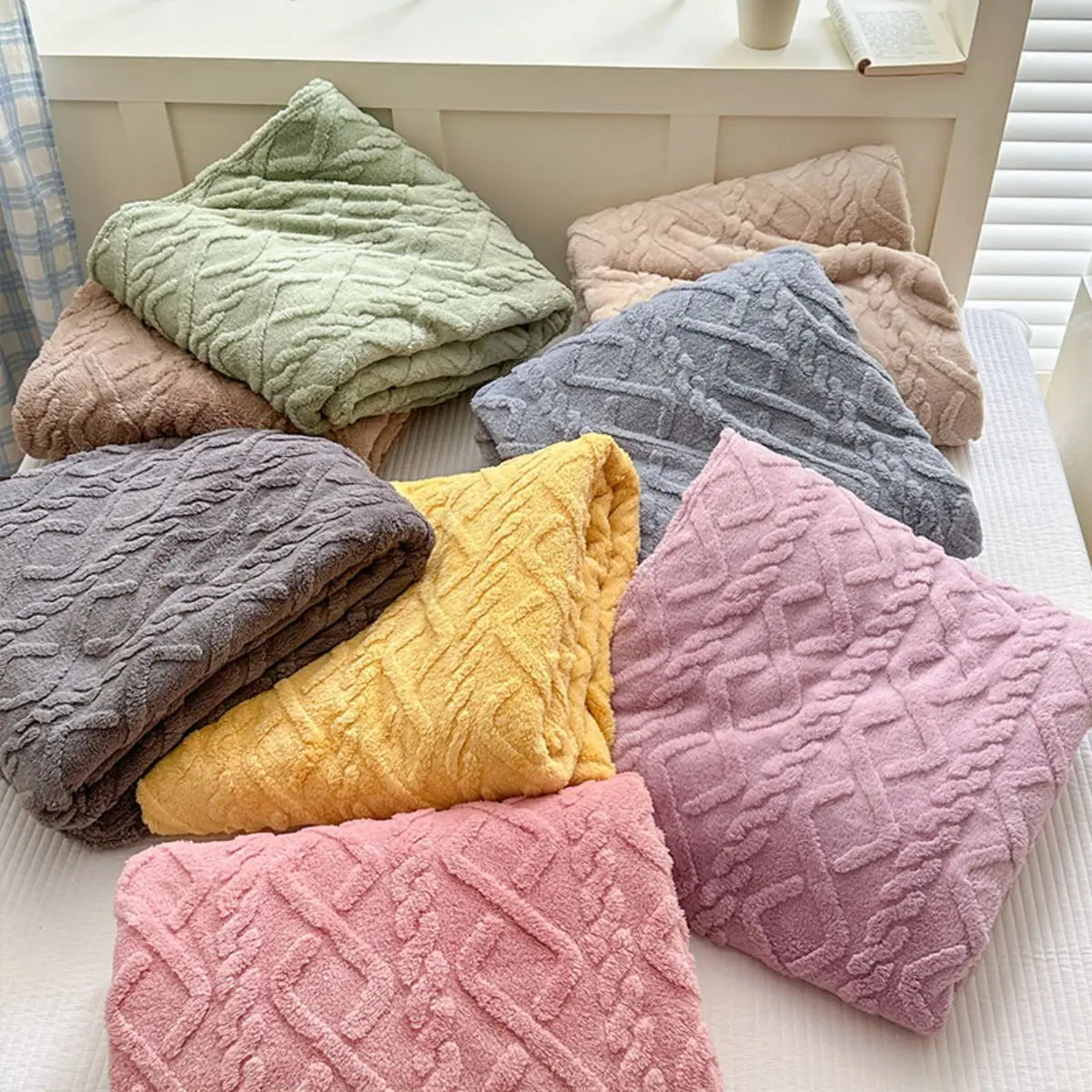 Curling Single-Layer Taffeta Blanket